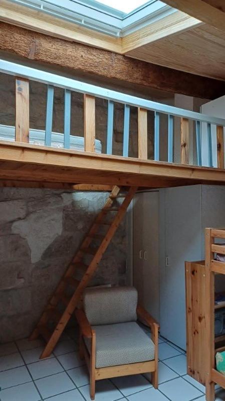 Appartement Chaleureux Dans Une Maison En Pierre Mireval Exterior photo