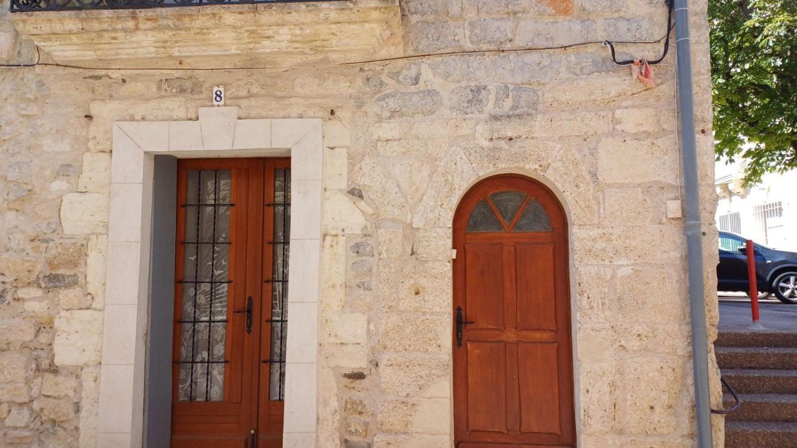 Appartement Chaleureux Dans Une Maison En Pierre Mireval Exterior photo