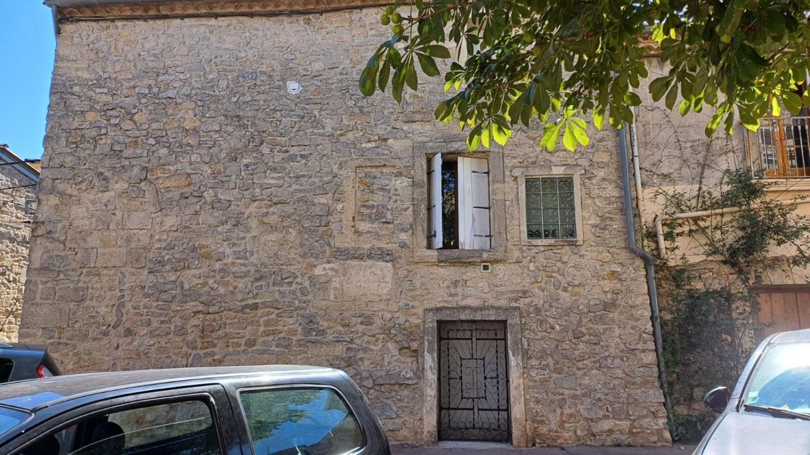 Appartement Chaleureux Dans Une Maison En Pierre Mireval Exterior photo